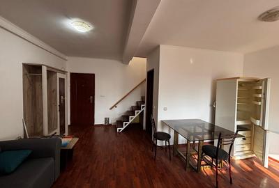 Apartament 2 camere Mansarda et 4/4 Regina Maria