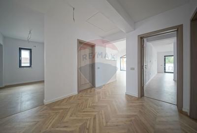 Comision 0 %! Casă cu 4 camere de vânzare în zona Stupini! - 9