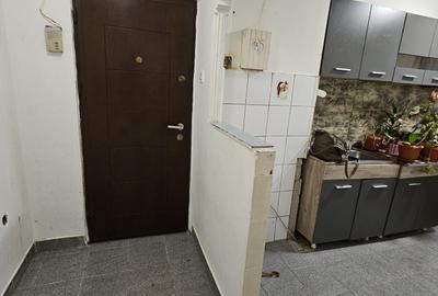 Tomis nord , apartament 2 camere , semidecomandat , parter