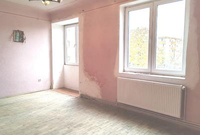 Apartament 3 camere decomandat structură mare - 6