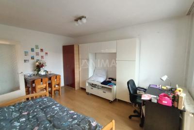 Garsoniera complet utilata, la 5 minute de UMF, disponibila din 1 mai - 1