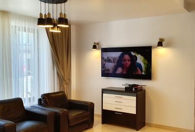Casă cu 5 camere în Pipera
