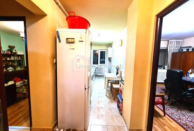 Apartament cu 2 camere decomandate, str. Parang - 10