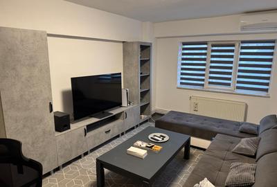 Apartament cu 3 camere decomandat în Aradului