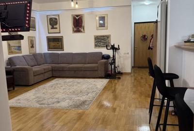 Apartament cu 3 camere semidecomandat, mobilat în Herăstrău