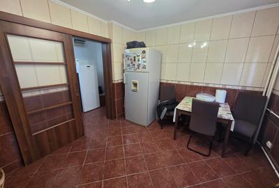 Vitanul nou, chiar pe Foisorului, stradal, bloc reabilitat - 7