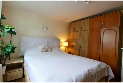 Refugiu cu suflet în inima Scheiului – casă  singur  curte și farmec autentic - 9