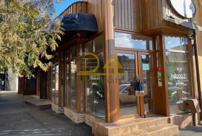 Spațiu comercial, de 60 mp, în Polonă