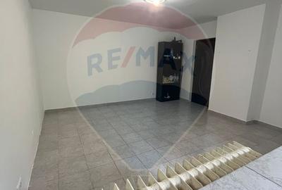 SPATIU COMERCIAL, PARTER - 4