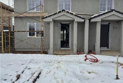 Duplex cu 4 camere în Moșnița Nouă