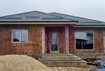 Săbăreni, casă nouă 4 camere parter, curte 480 mp - 2