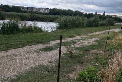 Teren lotizat de constructii cu deschidere la lac - 2