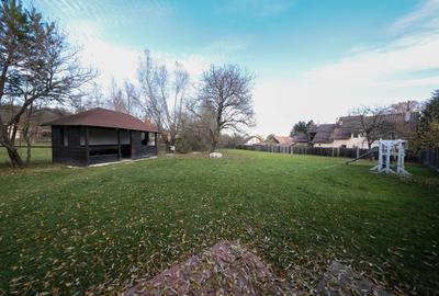 Vilă spațioasă de vânzare în Predeluț, Bran | 2000mp - 45