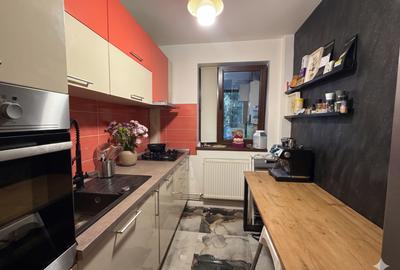 Apartament 3 camere la etajul 6 din 9, situat la 5 min de Metrou Gorjului - 7