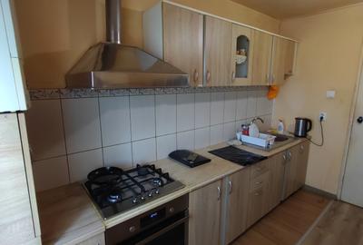 Vand apartament cu 3 camere in Zorilor