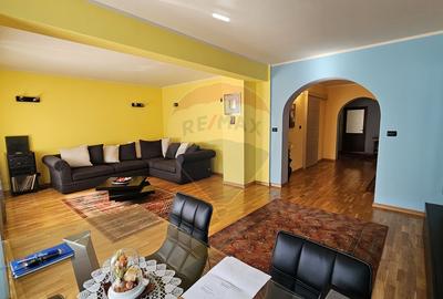 Casă / Vilă de lux cu 8 camere de vânzare in Obcini, Suceava - 10