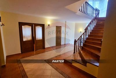 Casă / Vilă de lux cu 2 garaje, 10 camere de vânzare în BAIA MARE - 20
