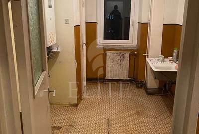 Apartament cu 3 camere decomandat în Zorilor