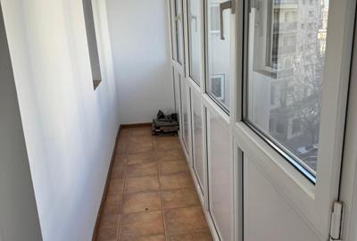 BLOC MIXT, garsoniera Bulevardul Unirii , etaj 3, mobilata si utilata, ST 46 mp - 8