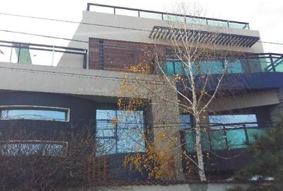 CLINICA COLENTINA i De vanzare 7 camere cu lift 13 pers - 21