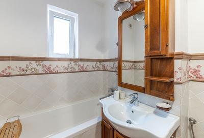 Vilă 4 familii | Apartament + mansardă | Curte 98 mp - 38