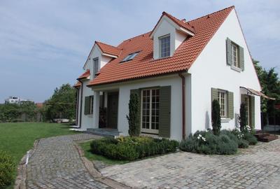 1100 mp teren!Vila în stil cottage francez, Iancu Nicolae - 1