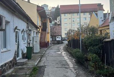 Corp de casa cu posibilitate de mansardare, 45mp, curte interioara, str Lunga, B - 8