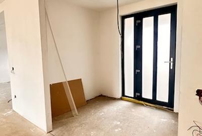 APA SARATA casa deosebita 300mp cu 2 garaje si 8ari teren! - 12