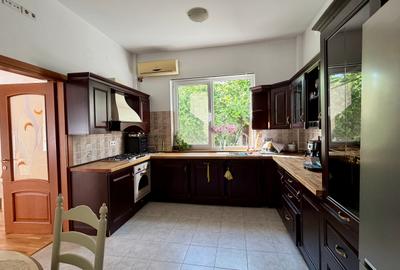 Vilă exclusivistă cu 5 camere si  piscină încălzită cu 918 mp teren - 7