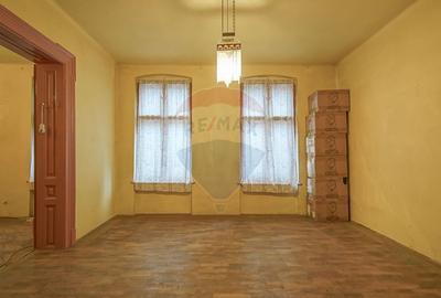 Clădire pt clinică stomatologică 10 camere, S + P + E, teren 282 mp - 16