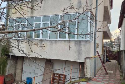 CASĂ 2 etaje + teren 428mp, central în Pitești-Exercițiu - 300,000€ - 3