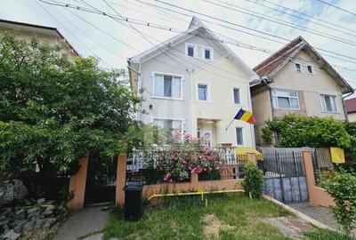 Casa individuala | De inchiriat | 250 mp | 7 camere | Cetate - 1