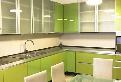 Apartament cu 4 camere decomandat, mobilat în Parcul Carol