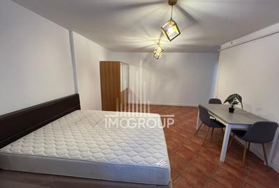 De inchiriat 1 camera demisol Iulius Mall - 1