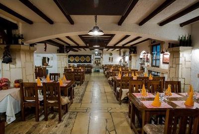 Zona Pta Victoriei, Hotel 4 stele, cu restaurant si crama,comision 0 - 16