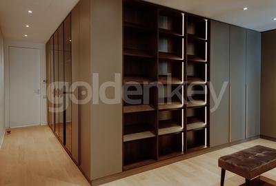 Apartament duplex cu 5 camere | 5 bai | 3 garaje | vedere panoramica - 9