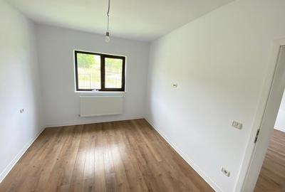 Casa  4 camere, 100 mp, de vanzare casa in zona Miroslava, 2 km de Family Market - 6