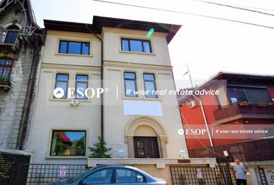 Casă individuală cu 18 camere în Cotroceni