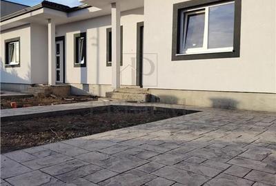 Duplex pe parter - posibilitate alegere finisaje -zona in dezvoltare - 1
