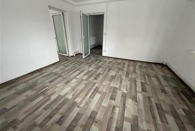 Adjud - spatiu comercial renovat complet - 9
