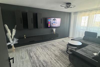 Apartament cu 3 camere decomandat în George Enescu