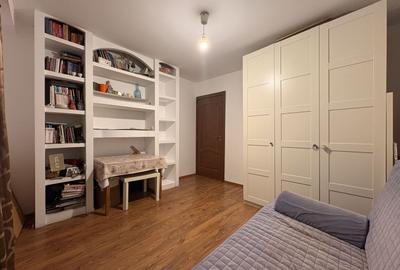 Apartament cu 3 camere decomandat în Nerva Traian