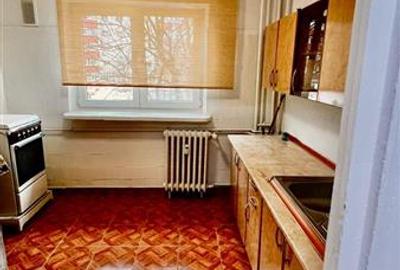 Apartament cu 3 camere semidecomandat în Olteniței