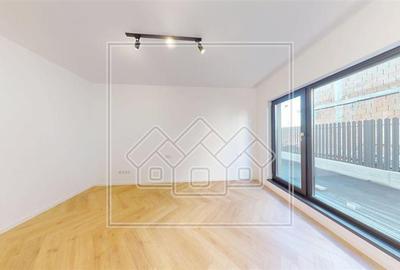 Apartament in Sibiu- 115 mp utili- 4 camere, 3 bai- 200mp curte libera - 21