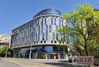 Birou, 1336 mp în Universitate