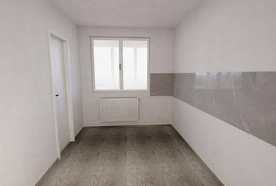 4 camere, 92 mp, 4/10, renovat la cheie, bloc 1980 anvelopat, Obor, metrou - 2