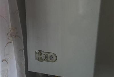 Garsoniera de vanzare , zona Spitalul Judetean Focsani , 28 mp , decomandata , e - 10
