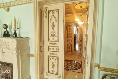 Apartament superb pe doua nivele, renovat integral, in vila, curte proprie, Grad - 9