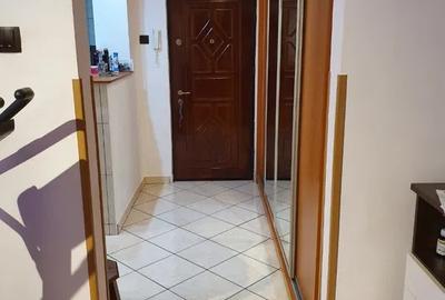 Apartament cu 3 camere semidecomandat, mobilat în Ozana