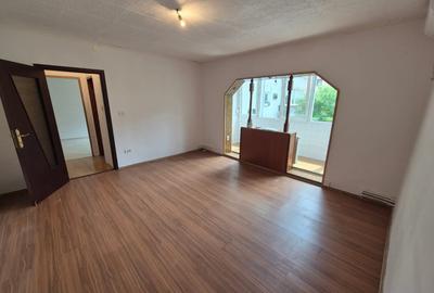 Apartament spatios etaj 2  Calea Martirilor - 1